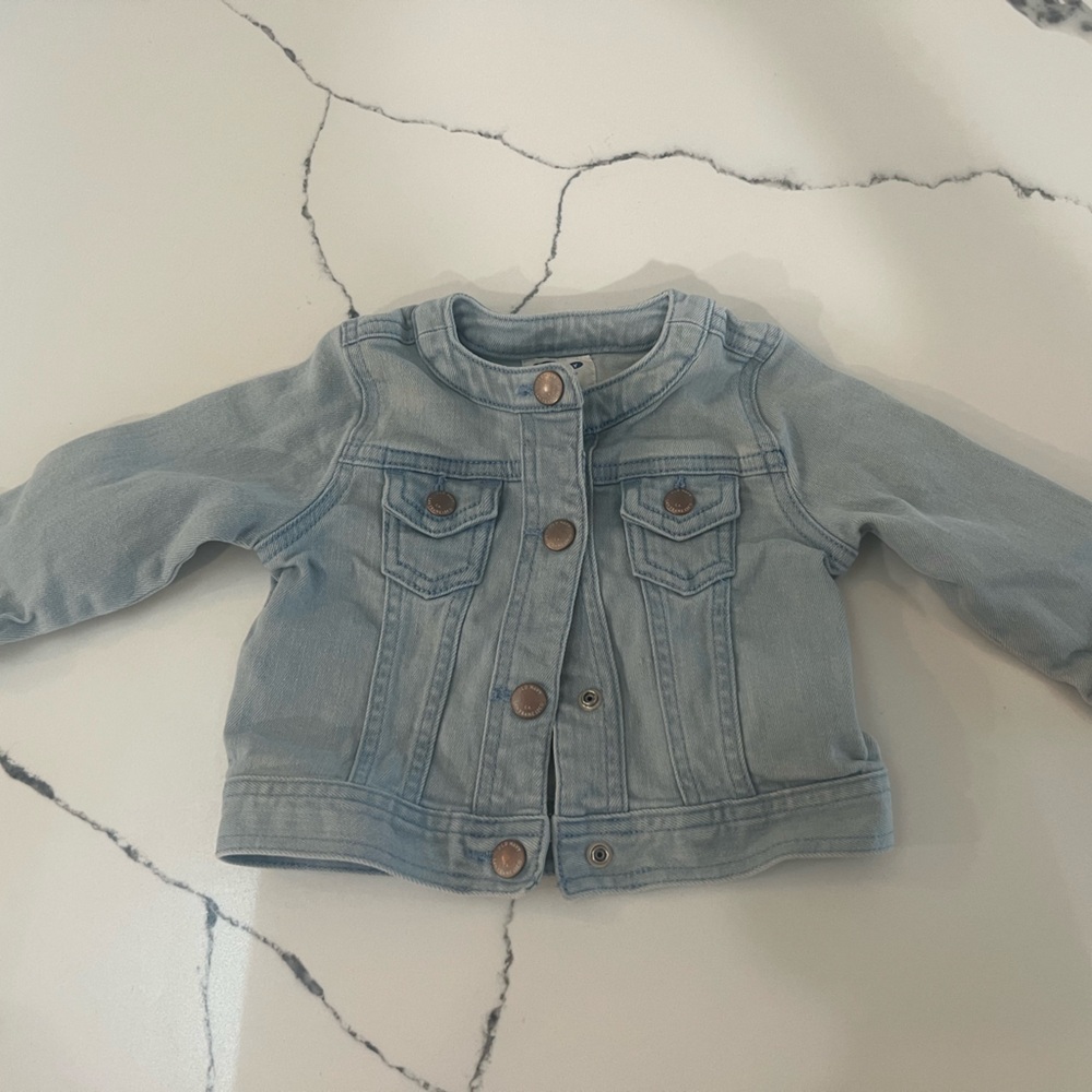 Old navy infants Jean jacket 6-12months